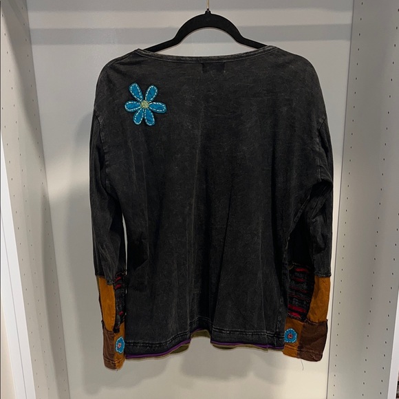 Multicolor Embroidered Long Sleeve Top - Picture 2 of 9